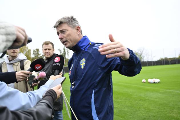 STOCKHOLM, SWEDEN 20251008 National team captain Jon Dahl Tomasson as the men s national team gathers on Bosön in Stockholm ahead of the World Cup qualifiers against Switzerland and Kosovo STOCKHOLM SWEDEN x10060x  Copyright: xHenrikxMontgomery TTx NATIONAL TEAM TRAINING