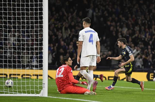 Glasgow, Scotland, 9th October 2025. Ryan Christie of Scotland scores the equaliser during the Scotland vs Greece FIFA World Cup, WM, Weltmeisterschaft, Fussball European Qualifying match at Hampden Park, Glasgow. Picture credit should read: Neil Hanna Sportimage EDITORIAL USE ONLY. No use with unauthorised audio, video, data, fixture lists, club league logos or live services. Online in-match use limited to 120 images, no video emulation. No use in betting, games or single club league player publications. SPI_052_NH_Scotland_Greece SPI-4206-0052