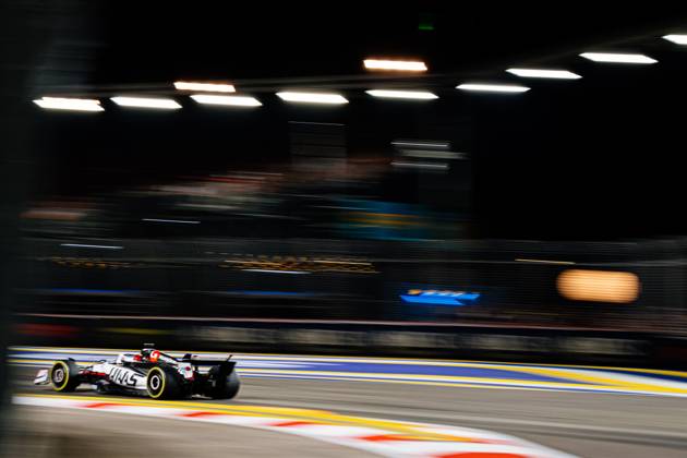October 5, 2025, Singapore, Tamilnadu, Singapore: Esteban Ocon of Haas during the F1 Grand Prix of Singapore at Marina Bay Street Circuit on October, 5th, 2025 in Singapore. Singapore Singapore - ZUMAc251 20251005_znp_c251_004 Copyright: xVikramxChandrasekarx