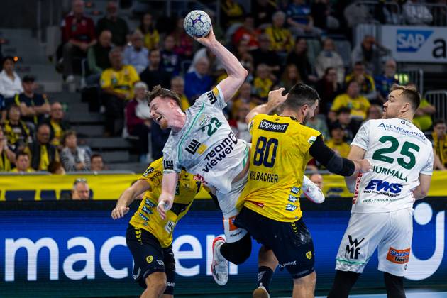 Erik PERSSON FRISCH AUF Goeppingen, 22 scores a goal, Action, Goal throw Rhein Neckar Loewen RNL vs FRISCH AUF Goeppingen FAG , Handball, Men, Daikin Handball Bundesliga HBL , Matchday 8, Season 2025 2026, 09 10 2025 Rhein Neckar Loewen RNL vs FRISCH AUF Goeppingen FAG , Handball, Men, Daikin Handball Bundesliga HBL , Matchday 8, Season 2025 2026, 09 10 2025 Mannheim Copyright: xEibnerxPressefoto OliverxSchmidtx EP_OST