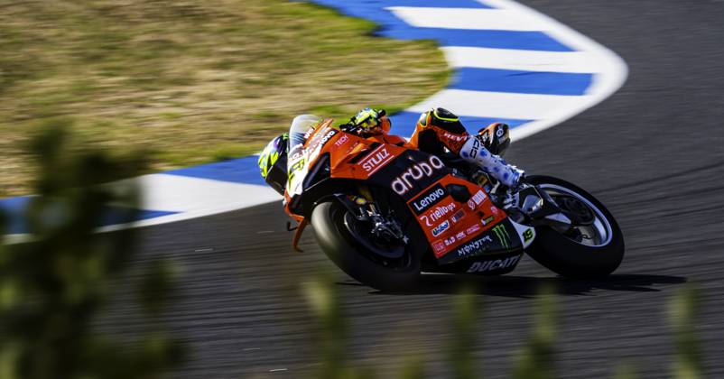 October 10, 2025, Cascais, Lisbon, Portugal: Alvaro Bautista in action during the WorldSBK Championship Free Practice at the Estoril Circuit, Portugal, on October 10, 2025. Cascais Portugal - ZUMAr200 20251010_zsp_r200_047 Copyright: xNunoxReisinhox