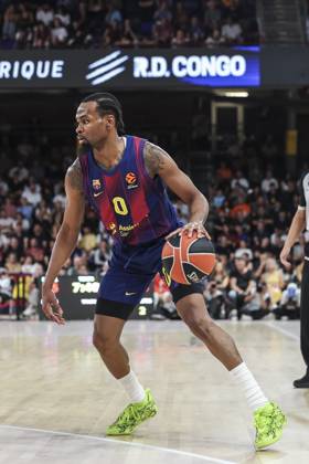 October 10, 2025, Barcelona, Barcelona, Spain: Kevin Punter of FC Barcelona, Barca in action during the Turkish Airlines Euroleague 2025 26 League Phase MD3, match played between FC Barcelona and Valencia Basket at Palau Blaugrana on October 10, 2025 in Barcelona, Spain. Barcelona Spain - ZUMAa181 20251010_zaa_a181_405 Copyright: xJavierxBorregox