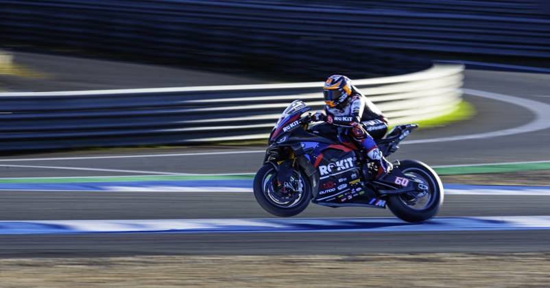 October 11, 2025, Cascais, Lisbon, Portugal: Michael van der Mark in action during the WorldSBK Championship Free Practice 3 at the Estoril Circuit, Portugal, on October 11, 2025. Cascais Portugal - ZUMAr200 20251011_zsp_r200_006 Copyright: xNunoxReisinhox