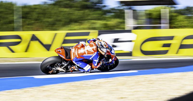 October 11, 2025, Cascais, Lisbon, Portugal: Iker Lecuona in action during the WorldSBK Championship Tissot Superpole at the Estoril Circuit, Portugal, on October 11, 2025. Cascais Portugal - ZUMAr200 20251011_zsp_r200_039 Copyright: xNunoxReisinhox
