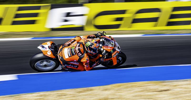 October 11, 2025, Cascais, Lisbon, Portugal: Nicolo Bulega in action during the WorldSBK Championship Tissot Superpole at the Estoril Circuit, Portugal, on October 11, 2025. Cascais Portugal - ZUMAr200 20251011_zsp_r200_041 Copyright: xNunoxReisinhox