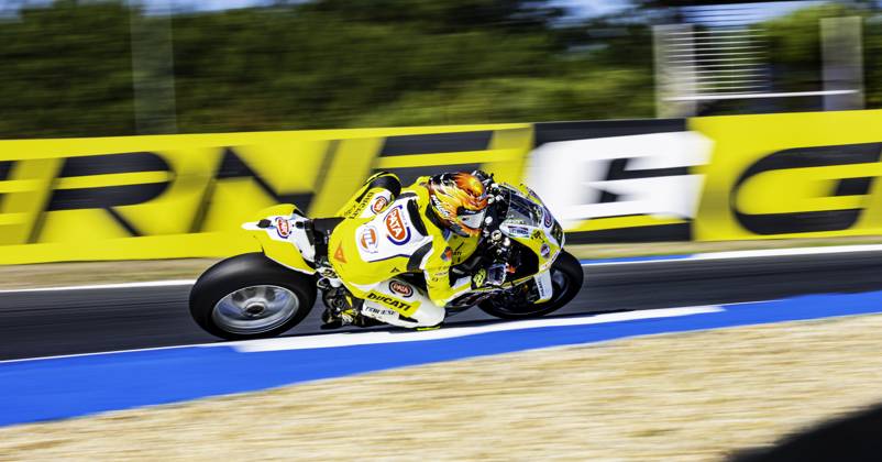 October 11, 2025, Cascais, Lisbon, Portugal: Andrea Iannone in action during the WorldSBK Championship Tissot Superpole at the Estoril Circuit, Portugal, on October 11, 2025. Cascais Portugal - ZUMAr200 20251011_zsp_r200_040 Copyright: xNunoxReisinhox
