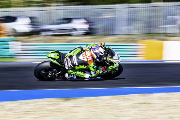October 11, 2025, Cascais, Lisbon, Portugal: Garrett Gerloff in action during the WorldSBK Championship Tissot Superpole at the Estoril Circuit, Portugal, on October 11, 2025. Cascais Portugal - ZUMAr200 20251011_zsp_r200_051 Copyright: xNunoxReisinhox