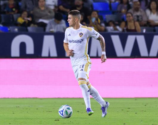 October 11, 2025, Los Angeles, California, USA: Gabriel Pec 11 of the LA Galaxy during their regular season MLS, Fussball Herren, USA match against the FC Dallas on Saturday October 11, 2025 at Dignity Health Sports Park Stadium in Carson, California. LA Galaxy defeats FC Dallas, 2-1. JAVIER ROJAS PI Los Angeles USA - ZUMAp124 20251011_zaa_p124_042 Copyright: xJavierxRojasx
