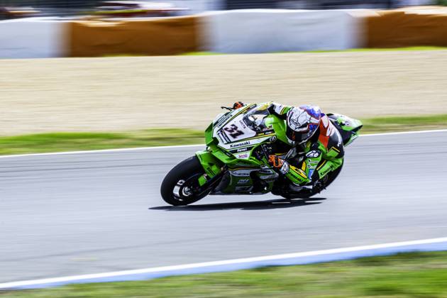 October 12, 2025, Cascais, Lisbon, Portugal: Garrett Gerloff in action during the WorldSBK Championship Race 2 at the Estoril Circuit, Portugal, on October 12, 2025. Cascais Portugal - ZUMAr200 20251012_zsp_r200_079 Copyright: xNunoxReisinhox