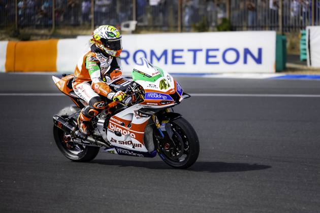 October 12, 2025, Cascais, Lisbon, Portugal: Axel Bassani in action during the WorldSBK Championship Race 2 at the Estoril Circuit, Portugal, on October 12, 2025. Cascais Portugal - ZUMAr200 20251012_zsp_r200_090 Copyright: xNunoxReisinhox