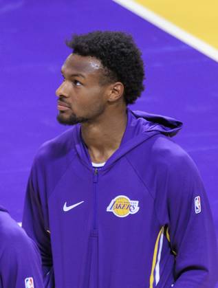 October 12, 2025, Los Angeles, California, USA: Bronny James 9 of the Los Angeles Lakers during their preseason NBA, Basketball Herren, USA game against the Golden State Warriors on Sunday October 12, 2025 at Crypto.com Arena in Los Angeles, California. Lakers defeat Warriors, 126-116. JAVIER ROJAS PI Los Angeles USA - ZUMAp124 20251012_zaa_p124_134 Copyright: xJavierxRojasx