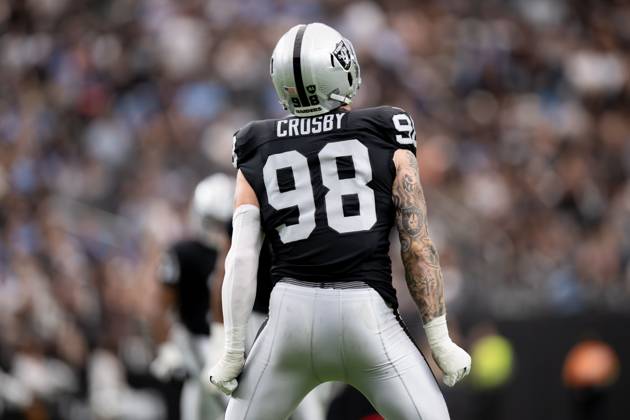 October 12, 2025, Las Vegas, Nevada, USA: Las Vegas Raiders 98 MAXX CROSBY (DE) in the field during 2025 NFL, American Football Herren, USA Season week 6 at the Allegiant Stadium in Las Vegas. Las Vegas USA - ZUMAo117 20251012_zsp_o117_038 Copyright: xMikaelxOnax