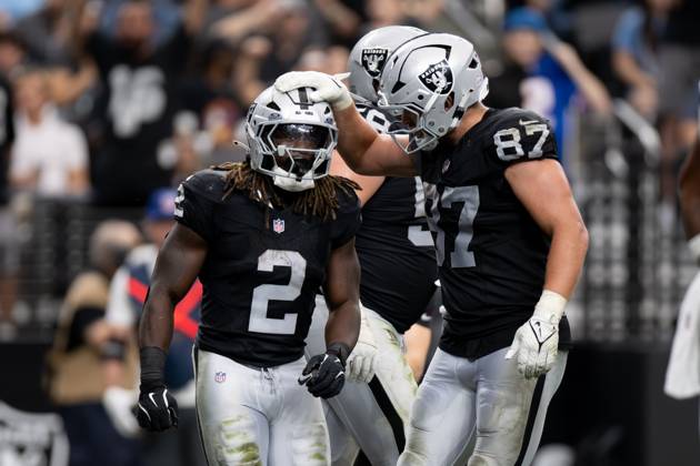 October 12, 2025, Las Vegas, Nevada, USA: Las Vegas Raiders came away with a 20-10 victory over Tennessee Titans during 2025 NFL, American Football Herren, USA Season week 6 at the Allegiant Stadium in Las Vegas. Las Vegas USA - ZUMAo117 20251012_zsp_o117_039 Copyright: xMikaelxOnax