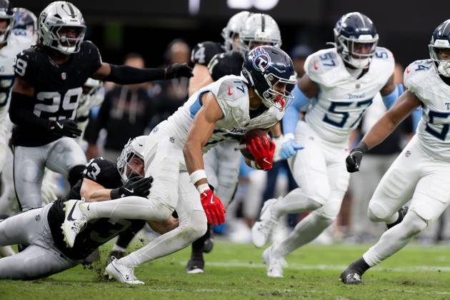 October 12, 2025, Las Vegas, Nevada, USA: Las Vegas Raiders came away with a 20-10 victory over Tennessee Titans during 2025 NFL, American Football Herren, USA Season week 6 at the Allegiant Stadium in Las Vegas. Las Vegas USA - ZUMAo117 20251012_zsp_o117_041 Copyright: xMikaelxOnax