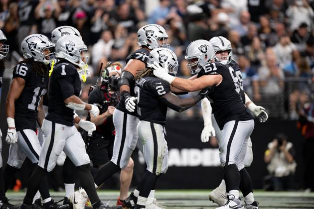 October 12, 2025, Las Vegas, Nevada, USA: Las Vegas Raiders came away with a 20-10 victory over Tennessee Titans during 2025 NFL, American Football Herren, USA Season week 6 at the Allegiant Stadium in Las Vegas. Las Vegas USA - ZUMAo117 20251012_zsp_o117_043 Copyright: xMikaelxOnax