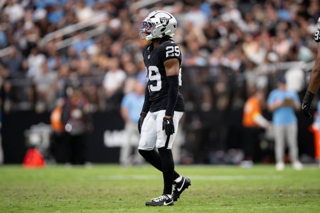 October 12, 2025, Las Vegas, Nevada, USA: Las Vegas Raiders 29 CHRIS SMITH II (S) in the field during 2025 NFL, American Football Herren, USA Season week 6 at the Allegiant Stadium in Las Vegas. Las Vegas USA - ZUMAo117 20251012_zsp_o117_056 Copyright: xMikaelxOnax