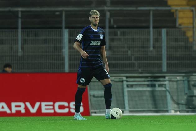 Sport, Football, FVN Niederrheinpokal Season 2025 2026 Round of 16 KFC Uerdingen MSV Duisburg 15 10 2025, Grotenburg Stadion Tobias Fleckstein MSV Duisburg, 5 Krefeld Grotenburg Stadion North Rhine-Westphalia Germany