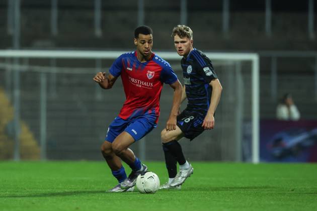 Sport, Football, FVN Niederrheinpokal Season 2025 2026 Round of 16 KFC Uerdingen MSV Duisburg 15 10 2025, Grotenburg Stadium k10 Steffen Meuer MSV Duisburg, 18 duel Krefeld Grotenburg Stadium North Rhine-Westphalia Germany