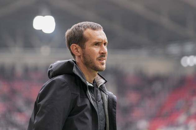 Julian Schuster SC Freiburg, Coach , Germany, Soccer, 1 Bundesliga, Matchday 7, 2025 2026, SC Freiburg vs Eintracht Frankfurt, 19 10 2025, Europa Park Stadion, Freiburg, Germany DFL REGULATIONS PROHIBIT ANY USE OF PHOTOGRAPHS AS IMAGE SEQUENCES AND OR QUASI VIDEO Freiburg Europa Park Stadion Baden Württemberg Germany Copyright: xArnexAmbergx