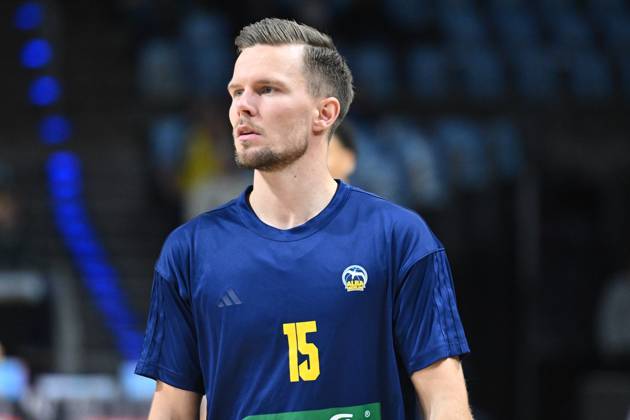 Martin Hermannsson ALBA Berlin, 15 GER, Alba Berlin vs Ratiopharm Ulm, Basketball, BBL Pokal, 2025 2026 season, Round of 16, 19 10 2025 GER, Alba Berlin vs Ratiopharm Ulm, Basketball, BBL Pokal, 2025 2026 season, Round of 16, 19 10 2025 Berlin Copyright: xEibner-Pressefoto RyanxSleimanx EP_RSN