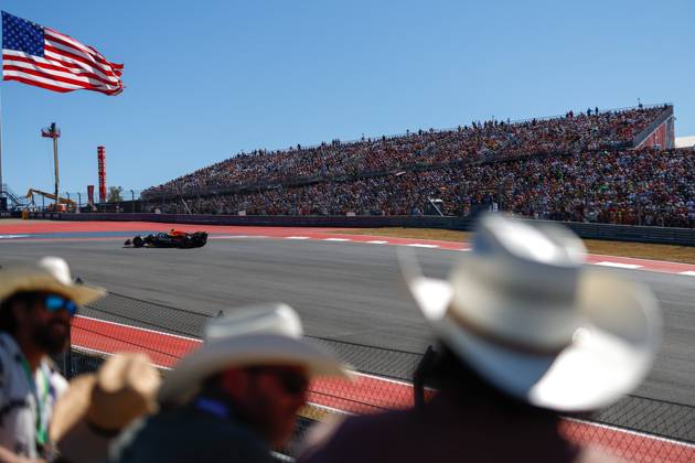 F1 - UNITED STATES GRAND PRIX 2025 01 VERSTAPPEN Max (nld), Red Bull Racing RB21, action during the 2025 Formula 1 United States Grand Prix, 19th round of the 2025 FIA Formula One World Championship, WM, Weltmeisterschaft from October 17 to 19, 2025 on the Circuit of the Americas, in Austin, Texas, United States of America - AustinUnited States Copyright: xDPPIx