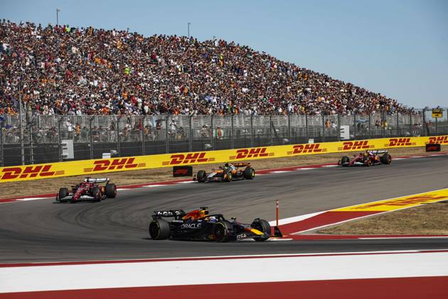 F1 - UNITED STATES GRAND PRIX 2025 01 VERSTAPPEN Max (nld), Red Bull Racing RB21, action 16 LECLERC Charles (mco), Scuderia Ferrari SF-25, action 04 NORRIS Lando (gbr), McLaren F1 Team MCL39, action 44 HAMILTON Lewis (gbr), Scuderia Ferrari SF-25, action spectators, fans during the 2025 Formula 1 United States Grand Prix, 19th round of the 2025 FIA Formula One World Championship, WM, Weltmeisterschaft from October 17 to 19, 2025 on the Circuit of the Americas, in Austin, Texas, United States of America - AustinUnited States Copyright: xXavixBonillax
