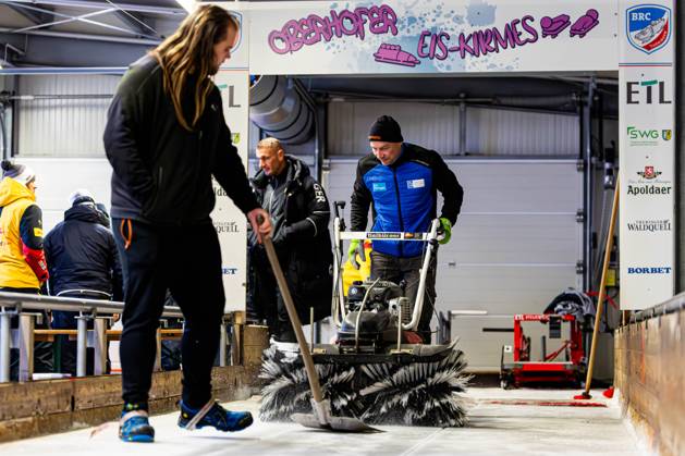 18 10 2025, GER, Bobsleigh, Season 25 26, Women, Central performance test in bobsleigh push test Traditionally, the best German bobsleigh pilots and their pushers met in Oberhof for a test of strength 98559 Oberhof LOTTO Thüringen EISARENA Oberho Thüringen Germany