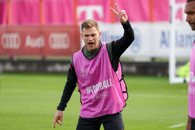 Joshua Kimmich FC Bayern Muenchen, 06 gestures, GER, final training, FC Bayern Muenchen, football, UEFA Champions League, league phase, matchday 3, 2025 2026 season, 21 10 2025, GER, final training, FC Bayern Muenchen, football, UEFA Champions League, league phase, matchday 3, 2025 2026 season, 21 10 2025 Muenchen Copyright: xEibner-Pressefoto JennixMaulx EP_JML