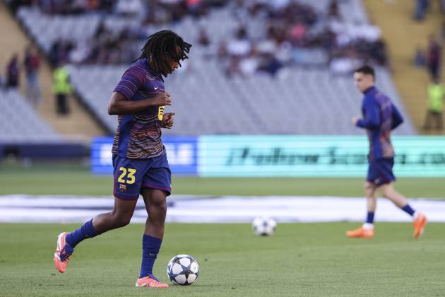 October 21, 2025, Barcelona, Barcelona, SPAIN: Jules Kounde of FC Barcelona, Barca warms up during the UEFA Champions League 2025 26 League Phase MD3 match between FC Barcelona and Olympiacos FC at Estadi Olimpic Lluis Companys on October 21, 2025 in Barcelona, Spain. Barcelona SPAIN - ZUMAa181 20251021_zaa_a181_082 Copyright: xJavierxBorregox