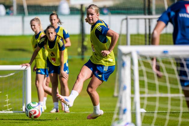 251022 Hanna Lundkvist of the Swedish women s national football team on October 22, 2025 in Benahavis Photo Ludvig Thunman BILDBYRAN code LT LT0733 fotboll football soccer fotball träning practice training sverige sweden dam bbeng  Copyright: LUDVIGxTHUNMAN BB251022LT022