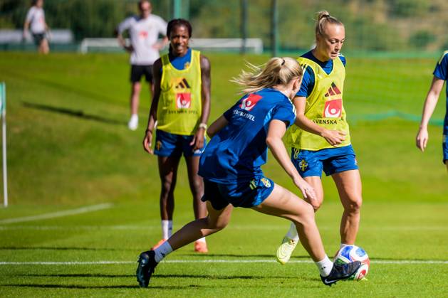 251022 Hanna Bennison of the Swedish women s national football team on October 22, 2025 in Benahavis Photo Ludvig Thunman BILDBYRAN code LT LT0733 fotboll football soccer fotball träning practice training sverige sweden dam bbeng  Copyright: LUDVIGxTHUNMAN BB251022LT023