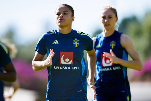 251022 Felicia Schröder of the Swedish women s national football team at a training session on October 22, 2025 in Benahavis Photo Ludvig Thunman BILDBYRAN code LT LT0733 fotboll football soccer fotball träning practice training sverige sweden dam bbeng Copyright: LUDVIGxTHUNMAN BB251022LT051