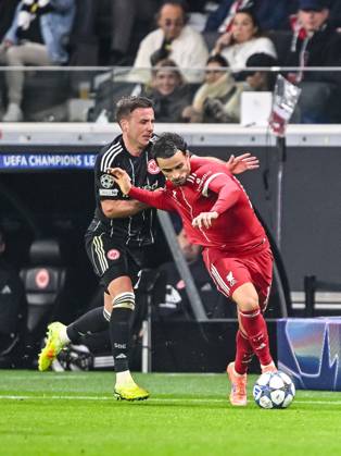Ritsu DÅan (Eintracht Frankfurt) und Curtis Jones (Liverpool FC) battle for the ball during the UEFA Champions League 2025 26 League Phase MD3 match between Eintracht Frankfurt and Liverpool FC at Frankfurt Stadion on October 22, 2025 in Frankfurt am Main, Germany. (Photo by Harry Langer DeFodi Images) Ritsu DÅan Eintracht Frankfurt and Curtis Jones Liverpool FC battle for the ball during the UEFA Champions League 2025 26 League Phase MD3 match between Eintracht Frankfurt and Liverpool FC at Frankfurt Stadion on October 22, 2025 in Frankfurt am Main, Germany Photo by Harry Langer DeFodi Images
