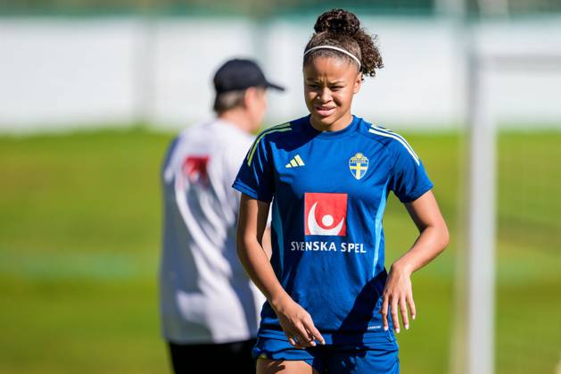 251023 Felicia Schröder of the Swedish women s national football team at a training session on October 23, 2025 in Benahavis Photo Ludvig Thunman BILDBYRAN code LT LT0734 fotboll football soccer fotball träning practice training sverige sweden dam bbeng Copyright: LUDVIGxTHUNMAN BB251023LT030
