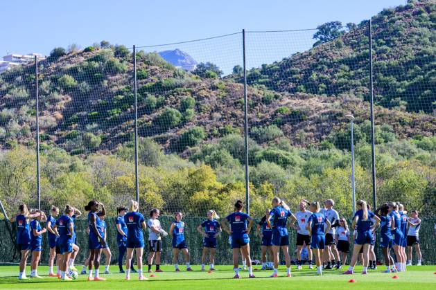 251023 Players of the Swedish women s national football team at a training session on October 23, 2025 in Benahavis Photo Ludvig Thunman BILDBYRAN code LT LT0734 fotboll football soccer fotball träning practice training sverige sweden dam bbeng  Copyright: LUDVIGxTHUNMAN BB251023LT035