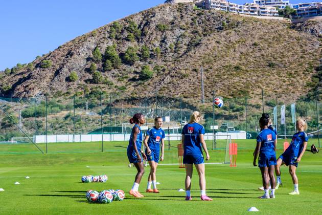 251023 Players of the Swedish women s national football team at a training session on October 23, 2025 in Benahavis Photo Ludvig Thunman BILDBYRAN code LT LT0734 fotboll football soccer fotball träning practice training sverige sweden dam bbeng  Copyright: LUDVIGxTHUNMAN BB251023LT037