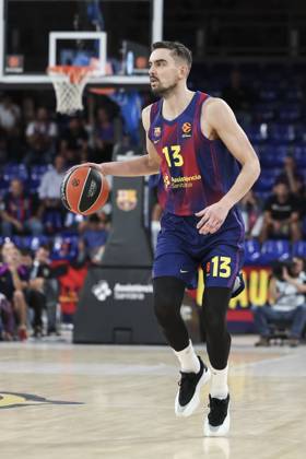 October 23, 2025, Barcelona, Barcelona, Spain: Tomas Satoransky of FC Barcelona, Barca in action during the Turkish Airlines Euroleague 2025 26 League Phase MD6 match played between FC Barcelona and Zalgiris Kaunas at Palau Blaugrana on October 23, 2025 in Barcelona, Spain. Barcelona Spain - ZUMAa181 20251023_zaa_a181_123 Copyright: xJavierxBorregox