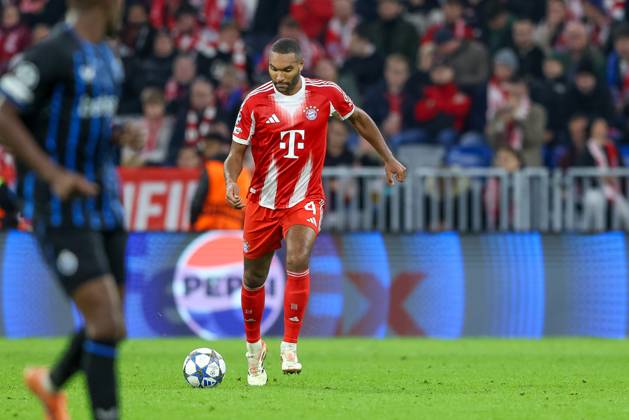 Jonathan Tah FC Bayern Muenchen, 04 with ball, GER, FC Bayern Muenchen vs Club Bruegge, Football, UEFA Champions League, League Phase, Matchday 3, Season 2025 2026, 22 10 2025, GER, FC Bayern Muenchen vs Club Bruegge, Football, UEFA Champions League, League Phase, Matchday 3, Season 2025 2026, 22 10 2025 Muenchen Copyright: xEibner-Pressefoto JennixMaulx EP_JML