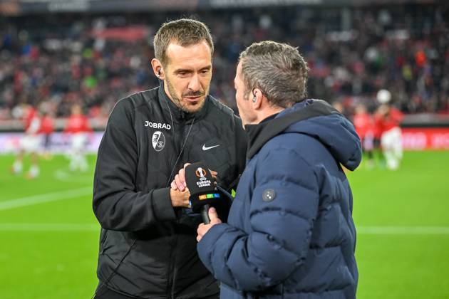 Julian Schuster SC Freiburg, Coach shakes hands with Lothar Matthaeus former professional footballer GER, SC Freiburg FC Utrecht, Football, Europa League, Matchday 3, Season 2025 2026, 23 10 2025 GER, SC Freiburg FC Utrecht, Football, Europa League, Matchday 3, Season 2025 2026, 23 10 2025 Freiburg Copyright: xEibner-Pressefoto ThomasxHessx EP_THS