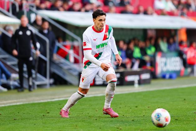 Fabian Rieder 32, FC Augsburg at the match between FC Augsburg v RB Leipzig, Football, Men, Bundesliga, 2025 2026, Matchday 8 on 25 10 2025 in Augsburg, WWK Arena DFL and DFB regulations prohibit any use of photographs as image sequences and or quasi video Bayern Germany