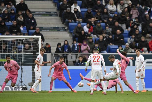 Penalty area scene, goal area scene Goal shot Action Goal chance Julian Niehues 1 FC Heidenheim 1846 FCH 16 TSG 1899 Hoffenheim vs 1 FC Heidenheim 1846 FCH 25 10 2025 DFL REGULATIONS PROHIBIT ANY USE OF PHOTOGRAPHS AS IMAGE SEQUENCES AND OR QUASI VIDEO TSG 1899 Hoffenheim vs 1 FC Heidenheim 1846 FCH