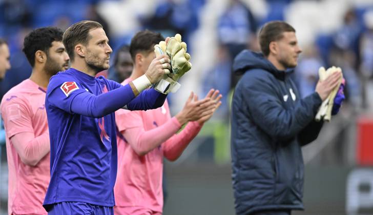 after the end of the match final cheers, joy, happiness, jubilation Goalkeeper Oliver Baumann TSG 1899 Hoffenheim 01 thanks fans TSG 1899 Hoffenheim vs 1 FC Heidenheim 1846 FCH 25 10 2025 DFL REGULATIONS PROHIBIT ANY USE OF PHOTOGRAPHS AS IMAGE SEQUENCES AND OR QUASI VIDEO TSG 1899 Hoffenheim vs 1 FC Heidenheim 1846 FCH