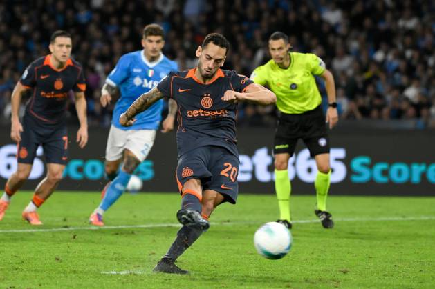 Hakan Calhanoglu of FC Internazionale scores on penalty the goal of 2-1 for his side during the Serie A 2025 2026 football match between SSC Napoli and FC Internazionale at Diego Armando Maradona stadium in Naples (Italy), October 25, 2025. andreaxstaccioli