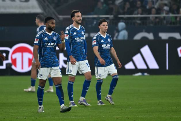 Moussa Sylla FC Schalke 04 , Kenan Karaman FC Schalke 04 , Soufiane El Faouzi Schalke 04 , v li 24 10 2025, Fußball 2 Bundesliga, Saison 2025 2026, 10 Spieltag, FC Schalke 04 SV Darmstadt 98 1 0 DFL regulations prohibit any use of photographs as image sequences and or quasi video Gelsenkirchen Veltins Arena Nordrhein Westfalen Germany Team2