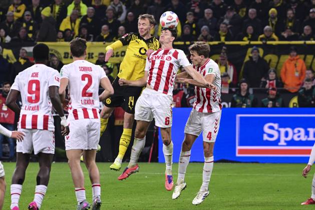 Maximilian Beier 14 Borussia Dortmund in duel with Eric Martel 1 FC Köln, 6 , Borussia Dortmund vs 1 FC Koeln, Fußball, 1 Bundesliga, 08 Spieltag, 25 10 2025 DFB regulations prohibit any use of photographs as image sequences and or quasi video Dortmund Nordrhein Westfalen Germany Copyright: xkolbert-press MarcxNiemeyerx
