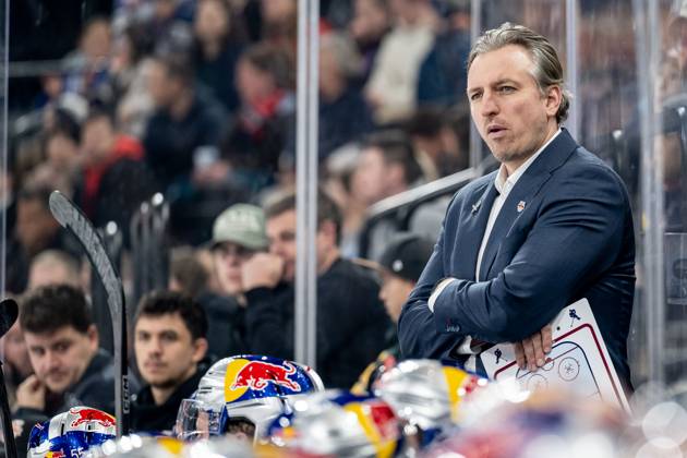 Max Kaltenhauser Co Coach, EHC Red Bull Muenchen GER, EHC Red Bull Muenchen vs Schwenninger Wild Wings, Ice Hockey, DEL, Matchday 14, Season 2025 2026, 26 10 2025 GER, EHC Red Bull Muenchen vs Schwenninger Wild Wings, Ice Hockey, DEL, Matchday 14, Season 2025 2026, 26 10 2025 Muenchen Copyright: xEibner-Pressefoto HeikexFeinerx EP_HFR
