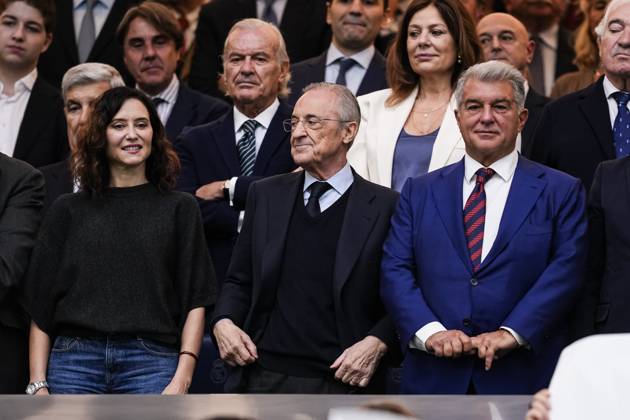 October 26, 2025, Madrid, Madrid, Spain: Florentino Perez, President of Real Madrid, Joan Laporta, President of FC Barcelona, Barca and Isabel Diaz Ayuso, President of the Community of Madrid during the Spanish League, LaLiga EA Sports, football match played between Real Madrid C.F. and FC Barcelona at Santiago Bernabeu stadium on October 26, 2025, in Madrid, Spain. Madrid Spain - ZUMAa181 20251026_zaa_a181_222 Copyright: xOscarxJ.xBarrosox