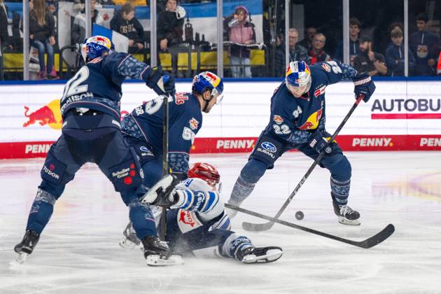 Ville Pokka 22 EHC Red Bull Muenchen , EHC Red Bull Muenchen vs Schwenninger Wild Wings, PENNY DEL, Main Round, Matchday 14, 26 10 2025 Muenchen Bayern Germany Copyright: xkolbert-press UlrichxGamelx