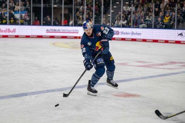Ville Pokka 22 EHC Red Bull Muenchen , EHC Red Bull Muenchen vs Schwenninger Wild Wings, PENNY DEL, Main Round, Matchday 14, 26 10 2025 Muenchen Bayern Germany Copyright: xkolbert-press UlrichxGamelx
