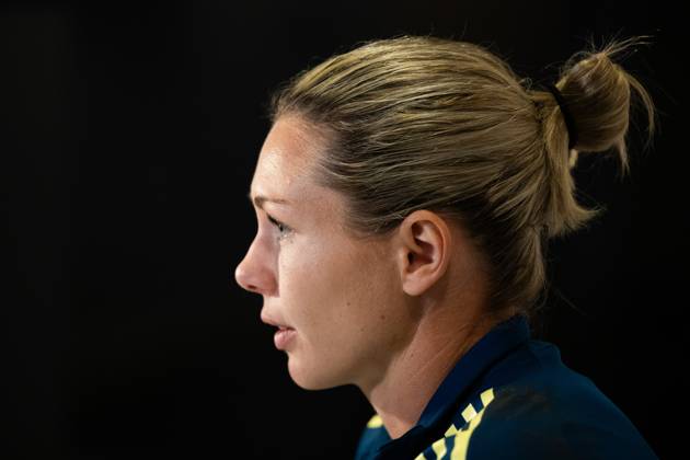 251027 Goalkeeper Jennifer Falk of the Swedish women s national football team is interviewed in the mixed zone after a training session on October 27, 2025 in Gothenburg Photo Mathias Bergeld BILDBYRAN kod MB MB1227 fotboll football soccer fotball nations league uefa womens nations league träning practice training sverige sweden dam bbeng  Copyright: MATHIASxBERGELD BB251027MB053